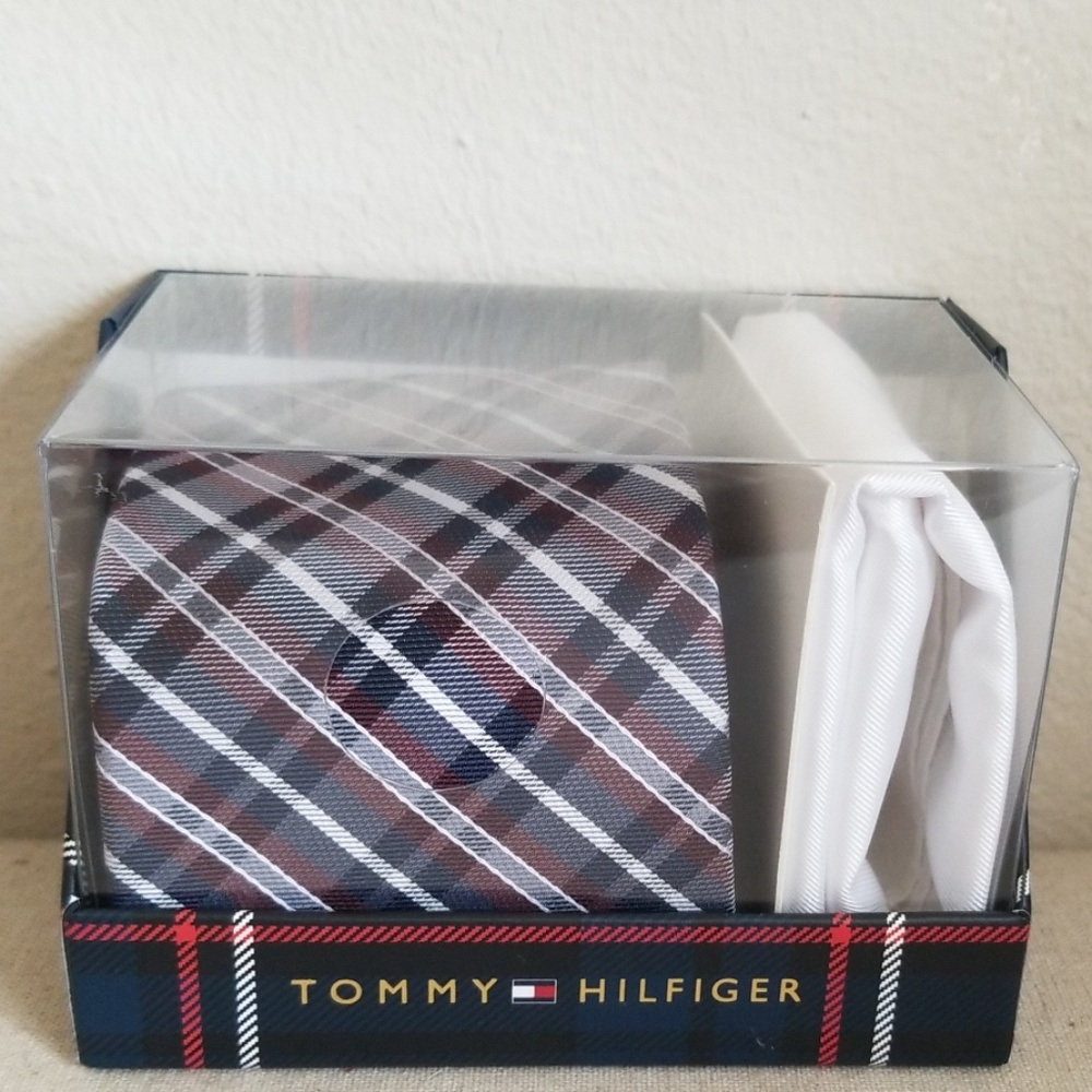 $95 3 pair Tommy Hilfiger Tie/Pocket Square - Picture 4 of 4